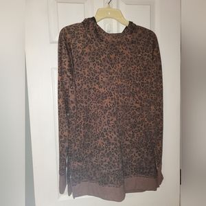 Maurices Animal Print long sleeve Tunic hoodie Size Small